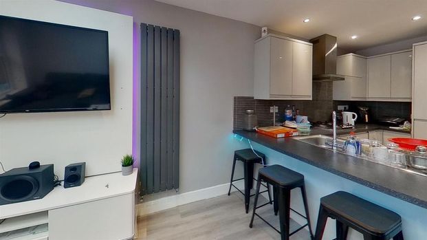 6 bedroom house to rent - Photo 1