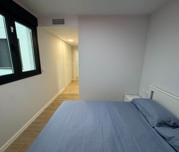 Piso de alquiler en Avenida de Los Guindos, Los Guindos - Parque Me... - Photo 5