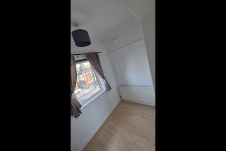 3 Bed Semi-Detached House, Windmill Lane, S5 - Photo 4