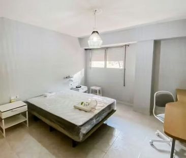 Carrer d'Abén al Abbar, Valencia, Valencian Community 46021 - Photo 4