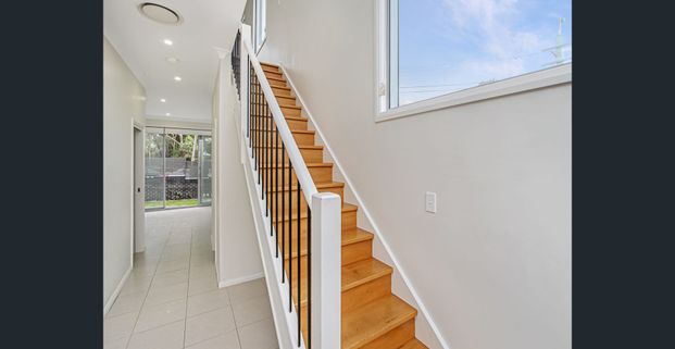 Two-Bedroom Townhouse with Courtyard - Photo 1