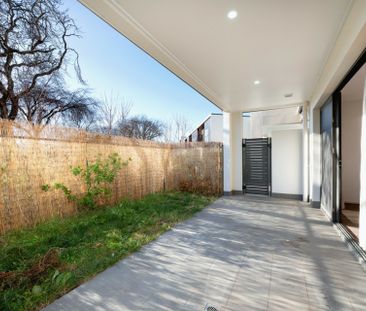 Executive living in an ideal location - Photo 4