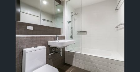 Modern Apartment with Elevated District Views - Photo 4