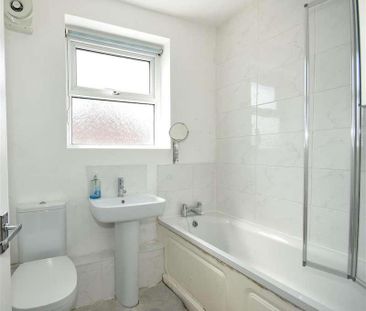 Warren Road, North Chingford, E4 - Photo 2