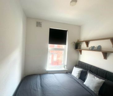 Vicarage Street (room 2), Kirkstall, Leeds - Photo 4