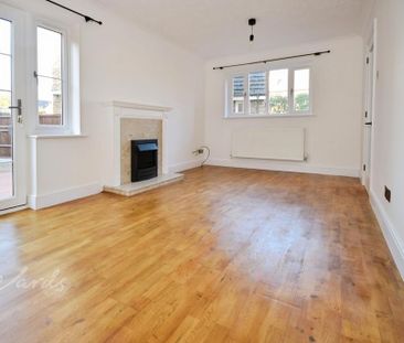 3 bedroom detached house to rent - Photo 2