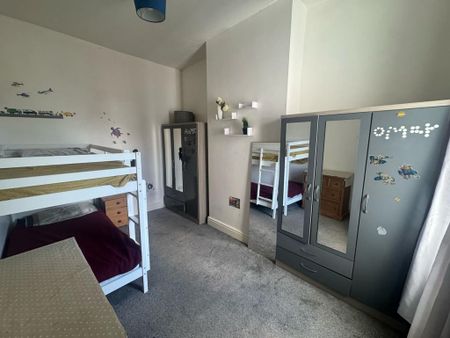 3 bedroom terraced house to rent - Photo 5