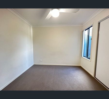5 Woodroffe Cresent, Redbank Plains, Qld 4301 - Photo 3