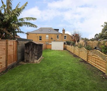 2 bedroom maisonette - Photo 6