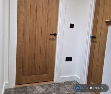 3 bedroom semi-detached house to rent - Photo 4