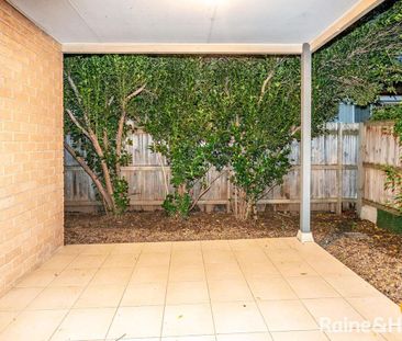 Modern & Stylish Townhouse - Photo 1