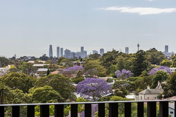 Flawless one-bedder with city views - Photo 1