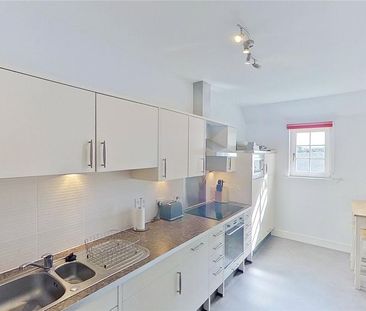 3 bedroom flat to rent - Photo 5