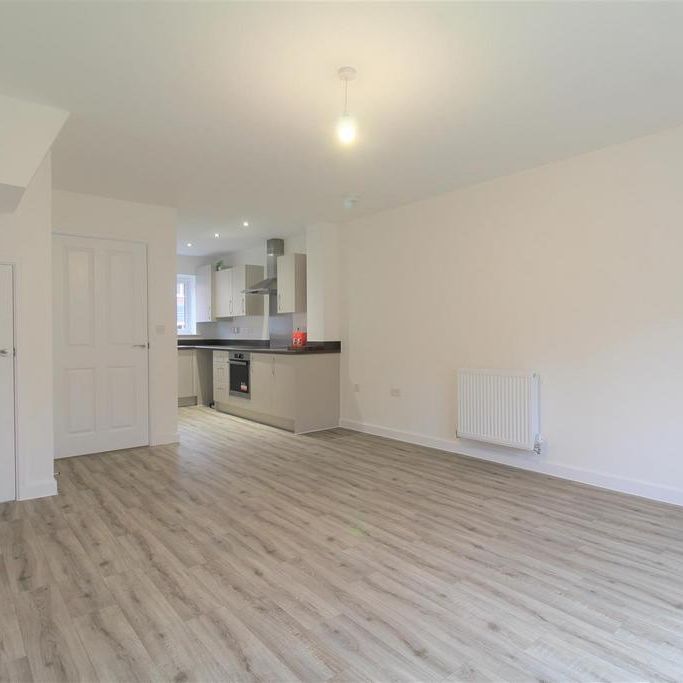 2 bedroom semi-detached house to rent - Photo 1