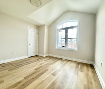 For Lease - 3682 Banff Court, Mississauga, Ontario - Photo 5