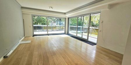 Appartement te huur in Ukkel voor € 1.700 met 3 slaapkamers - Photo 3