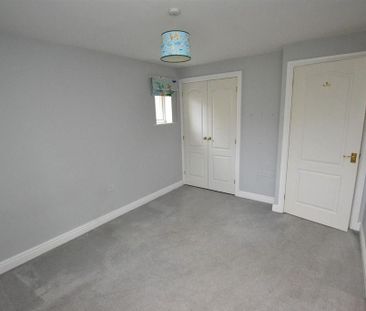 3 bedroom detached house to rent - Photo 2