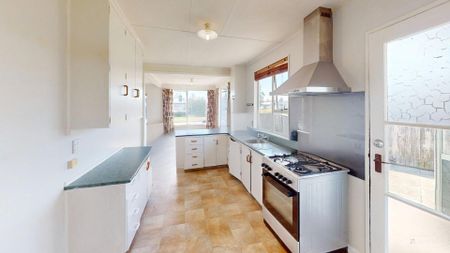 Westbrook - 3 bedrooms - Photo 2