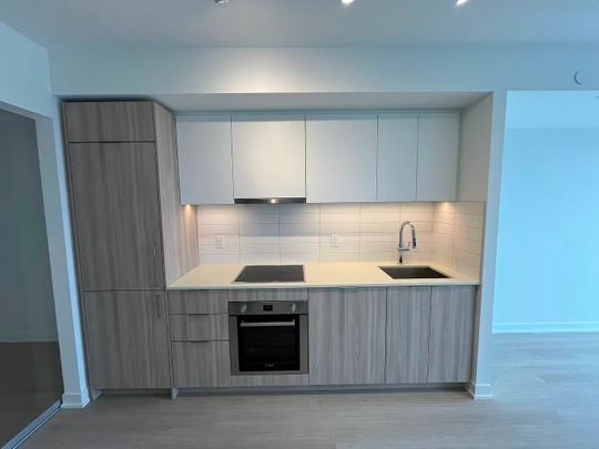 For Lease - 15 David Salomon Drive Unit# 2009, Toronto, Ontario - Photo 1