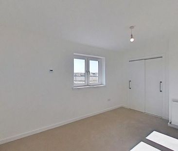 2 bedroom end of terrace house to rent - Photo 3