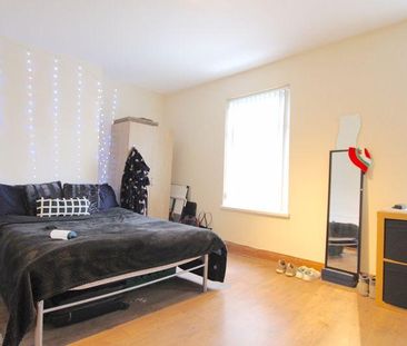 5 bedroom terraced house to rent - Photo 4