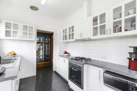 Beachside Living - Photo 3