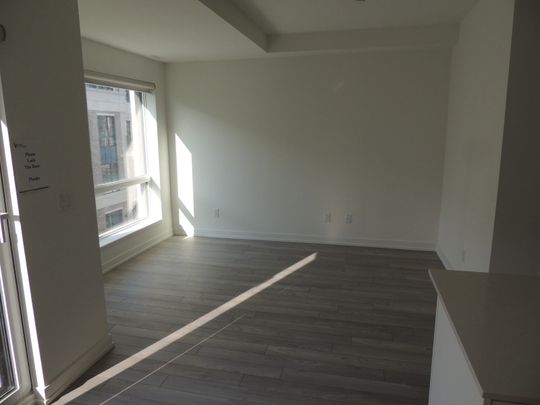 For Lease - 6 Red Squirrel Lane Unit# C302, Richmond Hill, Ontario - Photo 1