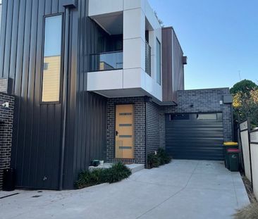 2/175 Collins Street, Thornbury - Photo 1
