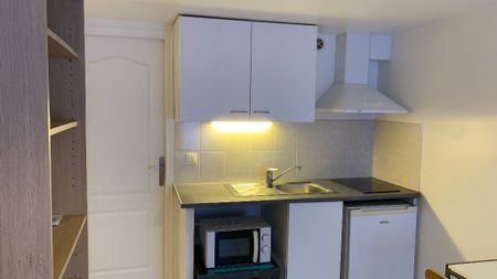 Location Appartement 1 pièce 19m² - Photo 4