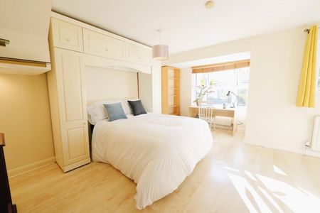 Room in a Shared House, Keats Close, SE1 - Photo 2