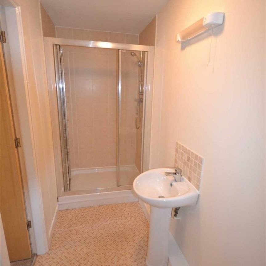 2 bed Apartment for Rent - Photo 1