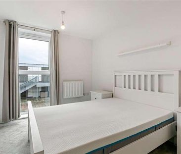 Mole Road, Hersham, Walton-on-thames, Surrey, KT12 - Photo 2