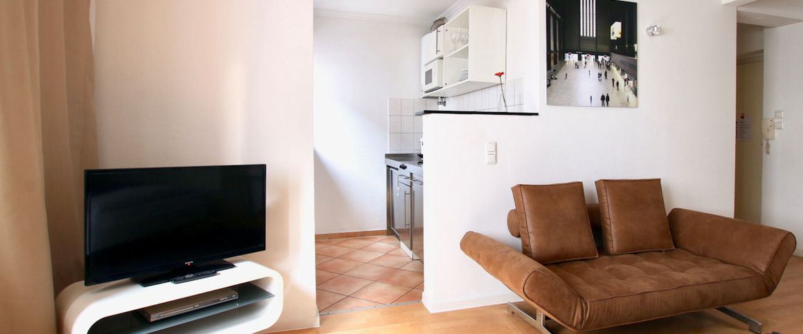 Stilvoll möbliertes Apartment im Herzen von Köln - Foto 1