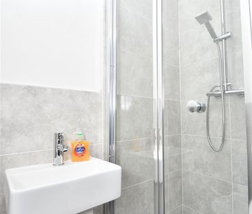 1 bed house share to rent in Coal Clough Lane, Burnley, BB11 - Photo 2