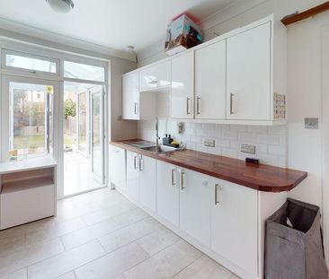 4 bedroom terraced house to rent - Photo 6