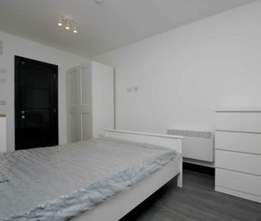 Wellington Avenue - Photo 6