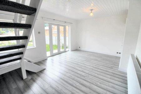 3 bedroom detached house to rent - Photo 5
