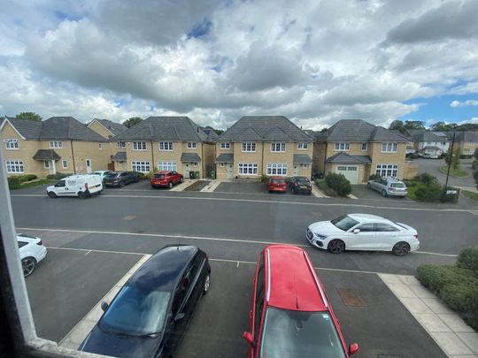 Bletchley Way, Leeds, Horsforth - Photo 1