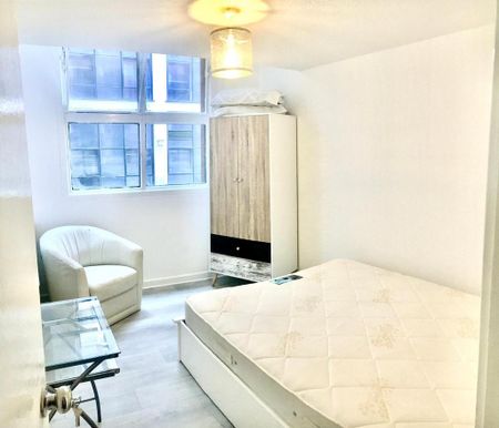 3 bedroom flat to rent - Photo 3