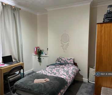 4 bedroom terraced house to rent - Photo 4