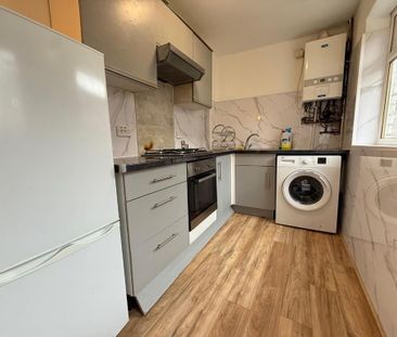 2 bedroom end of terrace house to rent - Photo 2