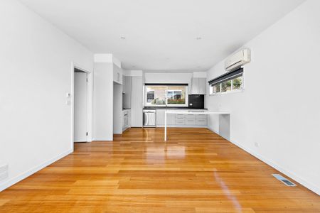 Modern Ground-Floor Living - Photo 2