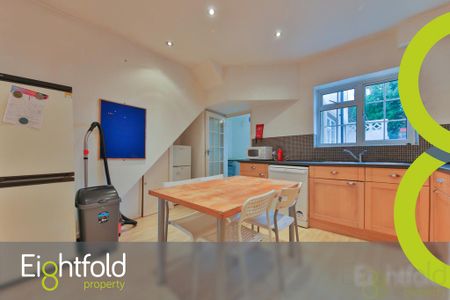 4 bedroom terraced house to rent - Photo 5