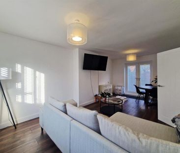 3 bedroom terraced house to rent - Photo 1