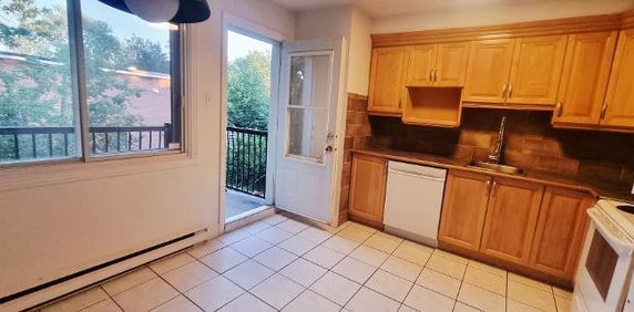 un beau 5 1/2 avec 3 chambres fermées à Ahuntsic - électroménagers inclus- - Photo 2