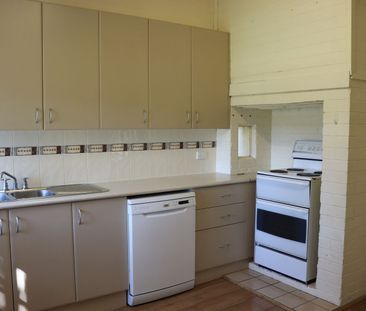 4 bedroom farm house - Photo 1