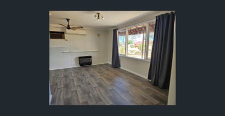 Comfortable Family Home! - Photo 3