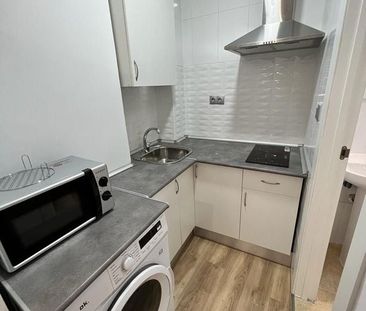 Alquiler de piso en Calle gloria - Photo 6