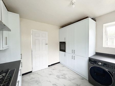 3 bedroom bungalow to rent - Photo 3