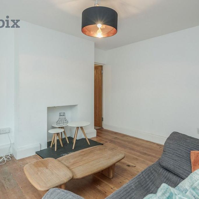 2 bedroom ground floor flat to rent - Photo 1